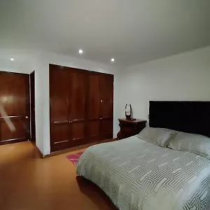  Habitación en casa particular Privada Alameda Club House 134 Usaquen